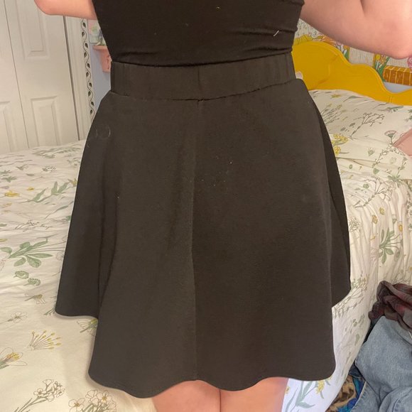 XS Black mini skater skirt - Picture 4 of 9